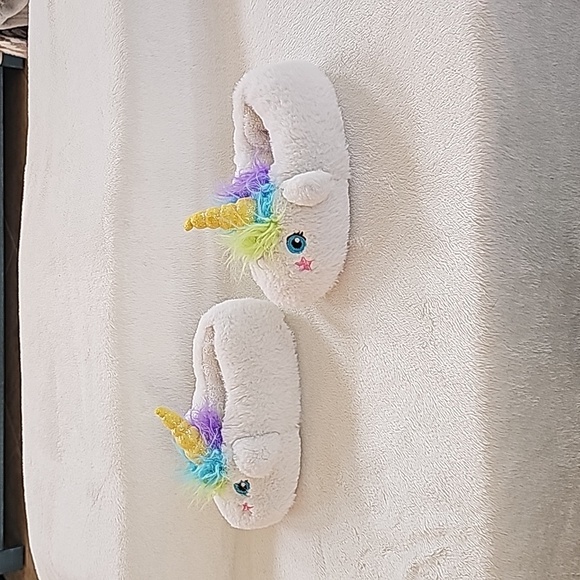 CAT & JACK | Unicorn Slippers, Faux Fur, Colorful - Picture 4 of 9